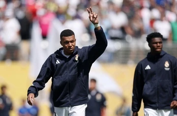 Mbappe, Lunin gây bất ngờ