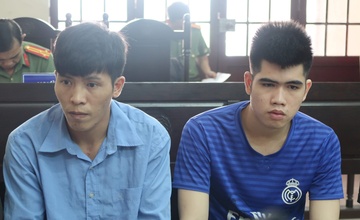 Dap pha xe canh sat, 4 thanh nien linh an hinh anh