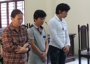 Ke nem cuc da hon 30 kg vao canh sat linh 39 thang tu hinh anh