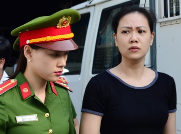 2 nguoi dep tro thu cho trum ma tuy Van Kinh Duong phan cung hinh anh