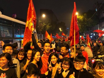 Sao Viet 'bao' thau dem sau chien thang ky tich cua U23 Viet Nam hinh anh