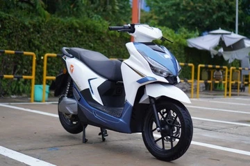 Can canh Yadea Velax, xe dien gia 29,99 trieu dong vua ra mat Viet Nam hinh anh