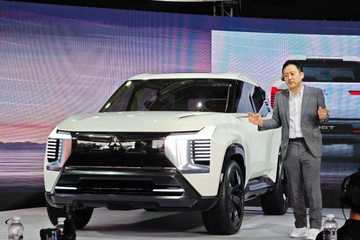 Can canh Mitsubishi DST Concept, SUV 7 cho sap ra mat tai Viet Nam hinh anh