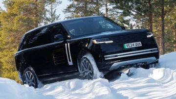 Range Rover: 'Cốp trước của xe điện quả bẩn để chạm vào'