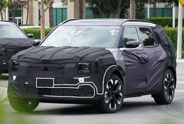 Kia Seltos Hybrid lo hinh anh lai thu, ra mat nam sau hinh anh