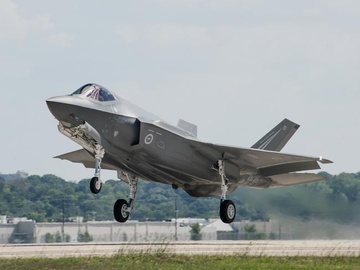 Chuong trinh F-35 cua Australia bi tin tac tan cong hinh anh