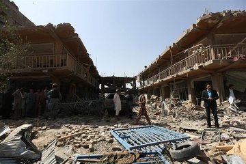 Danh bom nham vao mot truong tieu hoc o mien Nam Afghanistan hinh anh