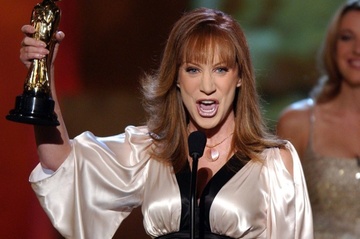 Dien vien Kathy Griffin bi ung thu phoi hinh anh
