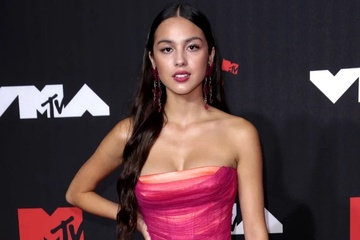 Ca si 18 tuoi Olivia Rodrigo thang lon tai MTV VMAs 2021 hinh anh