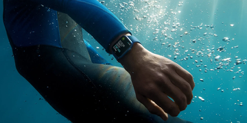 Nguoi phu nu suyt chet duoi, kip goi cuu ho bang Apple Watch hinh anh