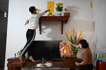 Nguoi dan vung phong toa Chi Linh dot ca giay tien ong Tao ve troi hinh anh