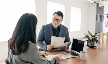 Hiệu ứng tâm lý bầy đàn và tư duy phản biện