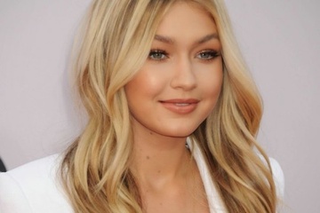 Bi quyet so huu mai toc hoan hao cua Gigi Hadid hinh anh