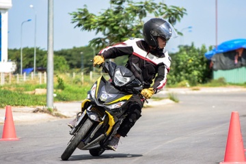 Yamaha Exciter chay pho co can thay lop 'xin'? hinh anh