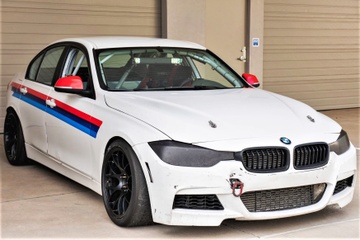 Kham pha BMW 3-Series phien ban xe dua - khong den, khong ghe sau hinh anh