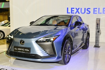 Chi tiet Lexus RZ450e - SUV dien manh hon 300 ma luc hinh anh