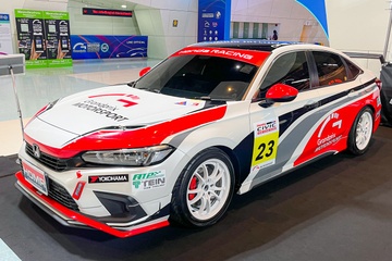 Xe dua Honda Civic tai Thai Lan dung hop so san, them canh gio co lon hinh anh