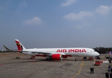 May bay Air India ha canh khan cap o Phuket hinh anh