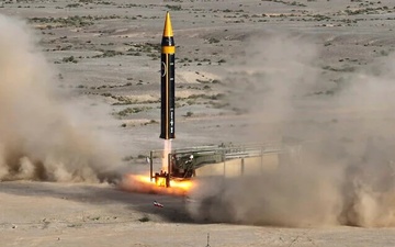 Ten lua Pha thanh - quan bai nang ky Iran gui toi Israel hinh anh