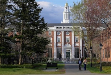 Dai hoc Harvard cong bo phuong an dau tien ho tro sinh vien quoc te hinh anh