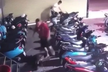 Chu tiem game o TP.HCM danh toi tap hai thieu nien hinh anh