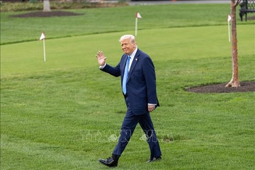 Tong thong Trump noi long chinh sach bien gioi hinh anh