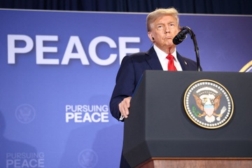Ông Trump đổi lập trường, bỏ yêu cầu ngừng bắn ở Ukraine