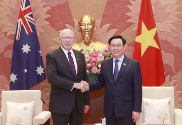 Chu tich Quoc hoi Vuong Dinh Hue hoi kien toan quyen Australia hinh anh