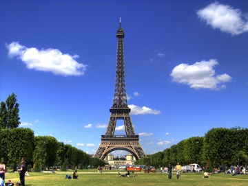 Trieu phu goc Viet mua 'thap Eiffel' nao? hinh anh