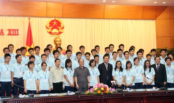 Thu khoa van chua phai la hien tai hinh anh