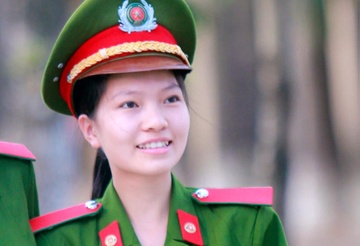 Giac mo diep vien cua thu khoa truong Canh sat hinh anh