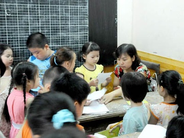 Giao vien TP.HCM day them duoc mien cap giay phep hinh anh