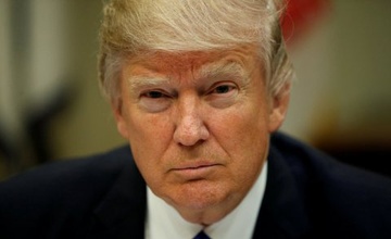 Trump ky sac lenh xoa di san cua Obama ve bien doi khi hau hinh anh