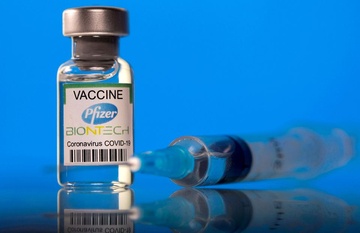 Chuyen gia FDA khuyen nghi dung vaccine Pfizer cho tre 5-11 tuoi hinh anh