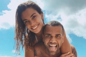 Vo Dani Alves doi ly hon hinh anh