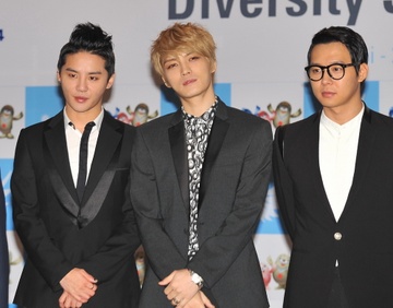'Only one' cua JYJ 'cap ben' Viet Nam hinh anh