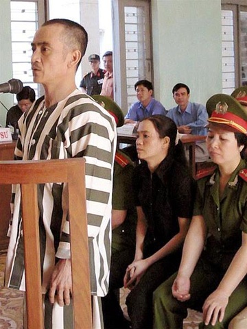 Bo Cong an lam viec voi gia dinh Huynh Van Nen hinh anh