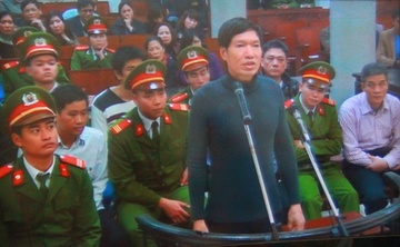 Duong Chi Dung khai nguoi goi dien mat bao hinh anh