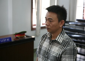 Xet xu tho xay tong tien canh sat giao thong 100 trieu dong hinh anh