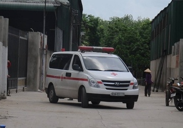 Nhan vien nha nghi o dat Cang bi khach tro sat hai hinh anh