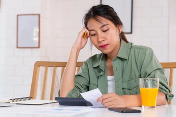 Cu nhan khong tiet kiem duoc khoan nao sau 2 nam di lam hinh anh