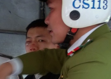 Loi khai ten cuop bi nguoi dan tom gon tren pho co hinh anh