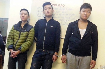 9X troi tai xe taxi vao ghe lai cuop tao ton hinh anh