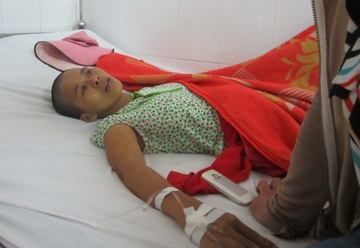 Dua nguoi me tiem thuoc doc hai con di giam dinh tam than hinh anh