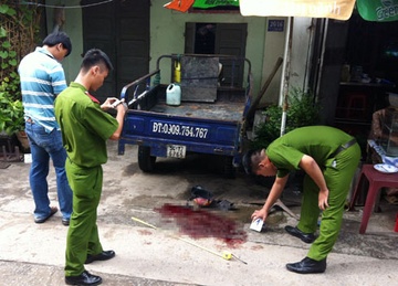 Bi chem chet khi dang xem tran bong da Viet Nam - Lao hinh anh