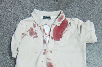Vet mau tren ao to cao toi ac hung thu giet nguoi hinh anh