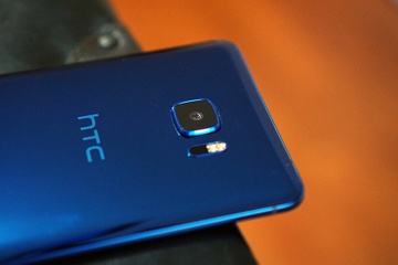 HTC roi vao khung hoang, doanh thu giam manh nhat trong 2 nam qua hinh anh