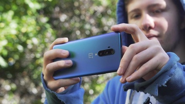 Doi thu moi cua iPhone 11 va Galaxy Note10, gia gan 800 USD hinh anh