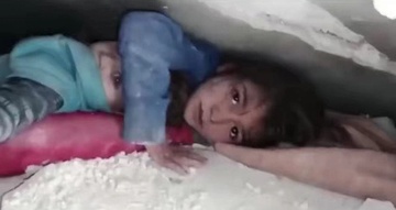 Be gai Syria che chan cho em suot 36 gio duoi dong do nat hinh anh