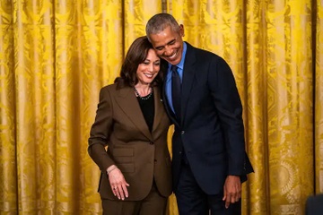 Ong Obama se van dong tranh cu cho ba Harris hinh anh